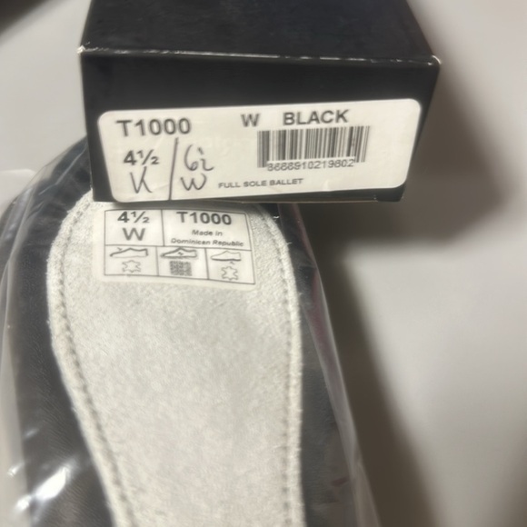 Kids ✨MULTIPLE SIZES Theatricals Full Sole Ballet Slippers Black - Picture 2 of 3